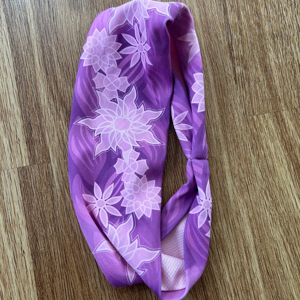 Golden Dreamer Crowned Athletics Headband